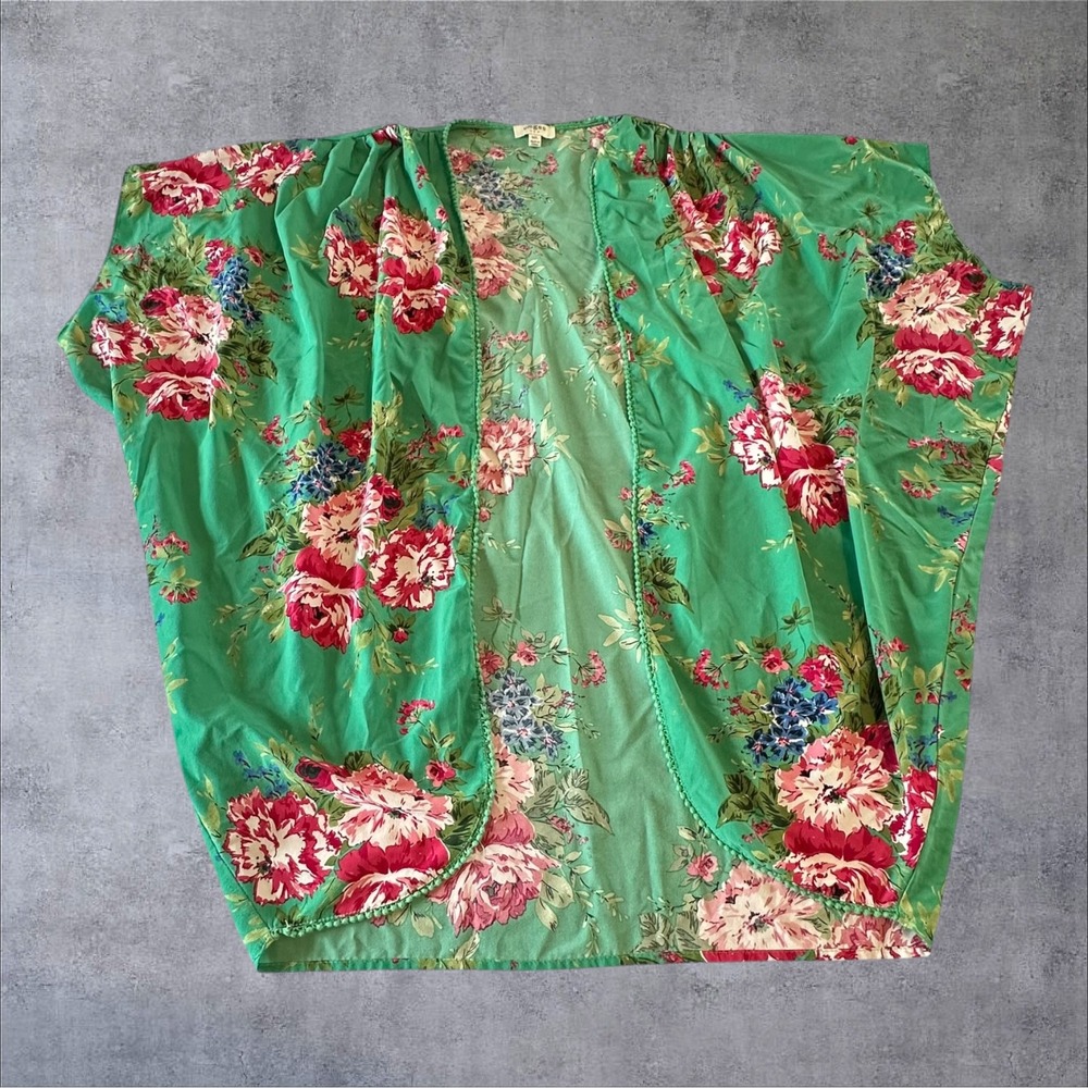 Umgee Floral Kimono Wrap Womens M/L Green Pink Excellent Boho Crochet Lace A4943
